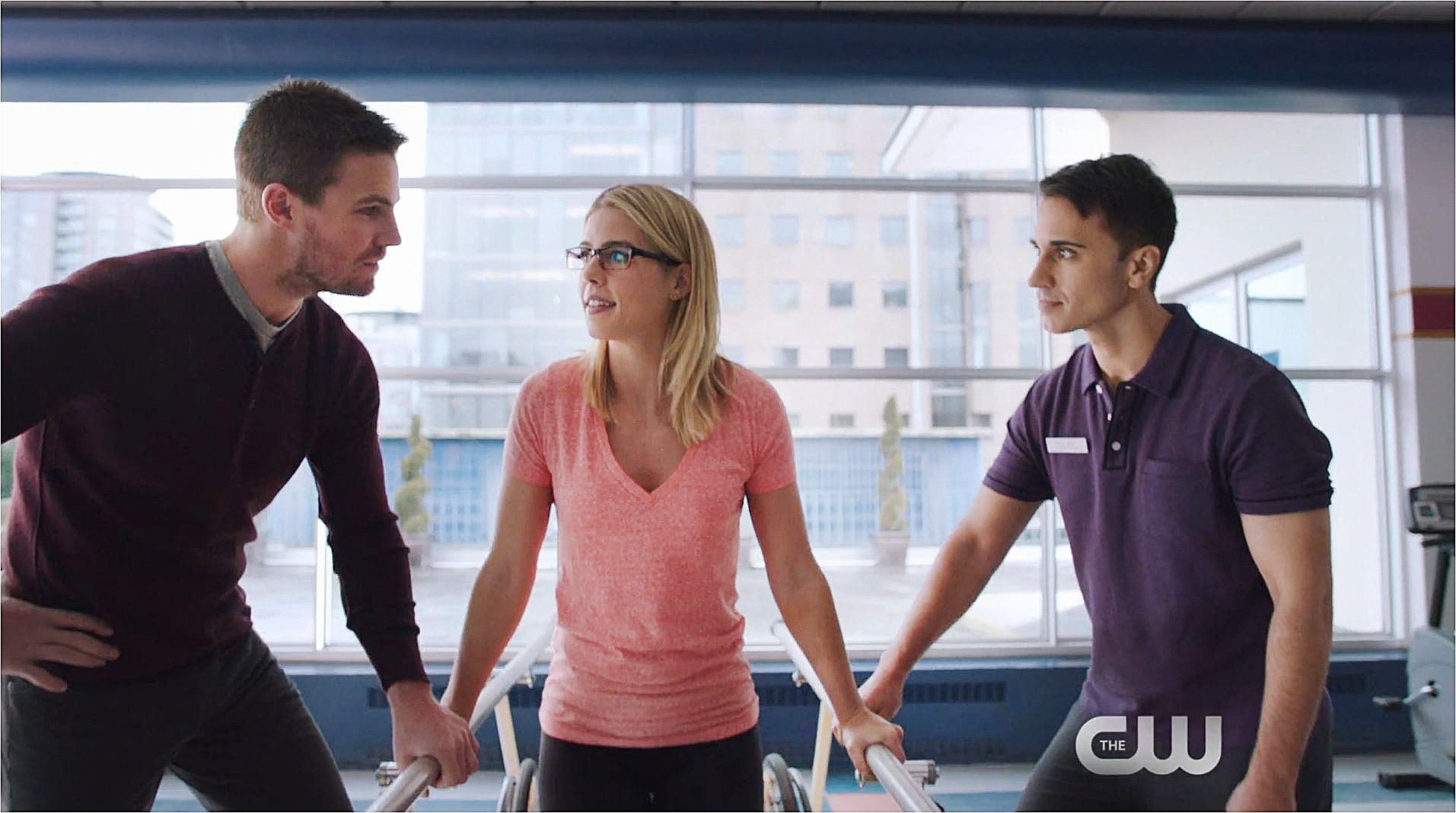 arrow-felicity-amell