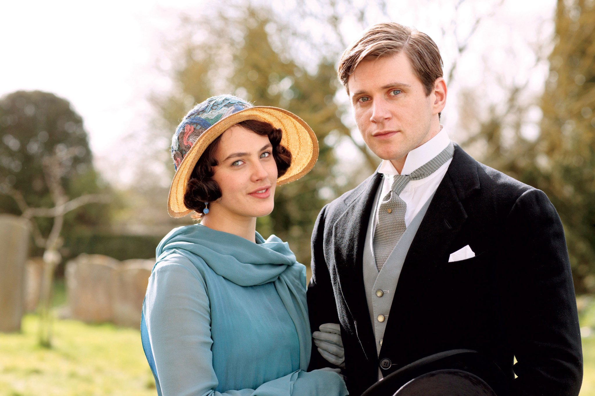 Downton Abbey - Jessica Brown Findlay and Allen Leech