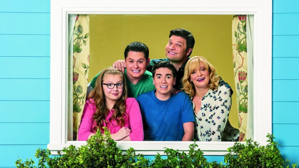 The Real O'Neals - Bebe Wood as Shannon, Matt Shively as Jimmy, Noah Galvin as Kenny, Jay R. Ferguson as Pat, and Martha Plimpton as Eileen