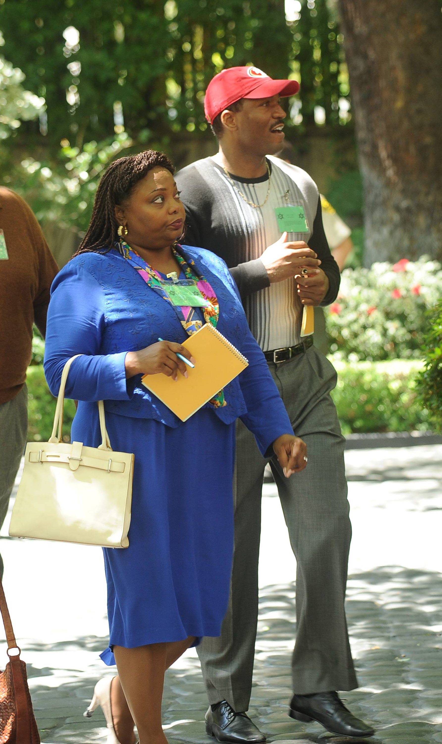 THE PEOPLE v. O.J. SIMPSON: AMERICAN CRIME STORY -- Pictured: (front) Cocoa Brown as Quen Bee/Juror. CR: Ray Mickshaw/FX