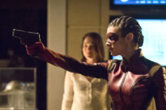 Violett Beane as Jesse and Allison Paige as Trajectory in The Flash