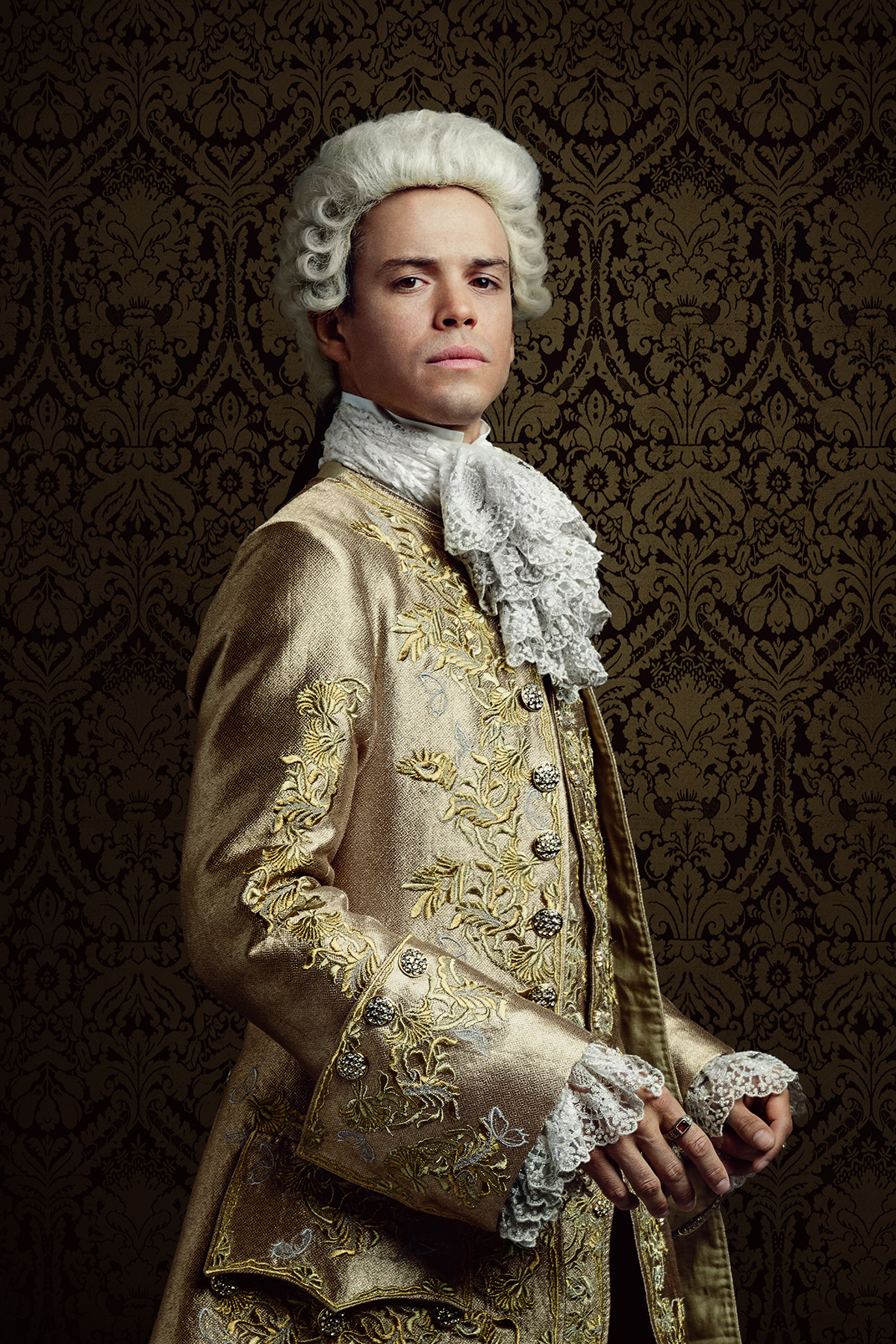 Outlander Season 2 2016 - King Louis XV (Lionel Lingelser)