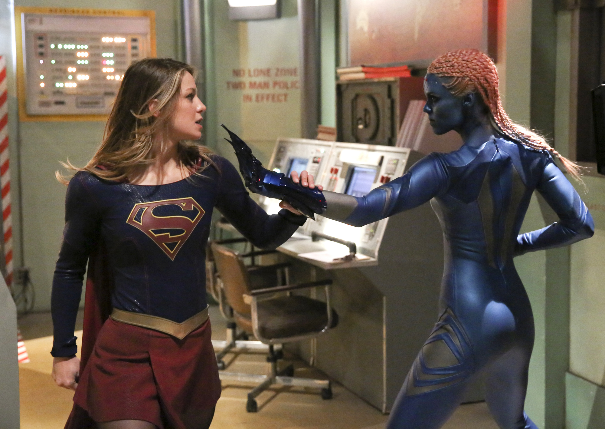 Melissa Benoist as Kara and Laura Vandervoort as Indigo in Supergirl - 'Solitude'