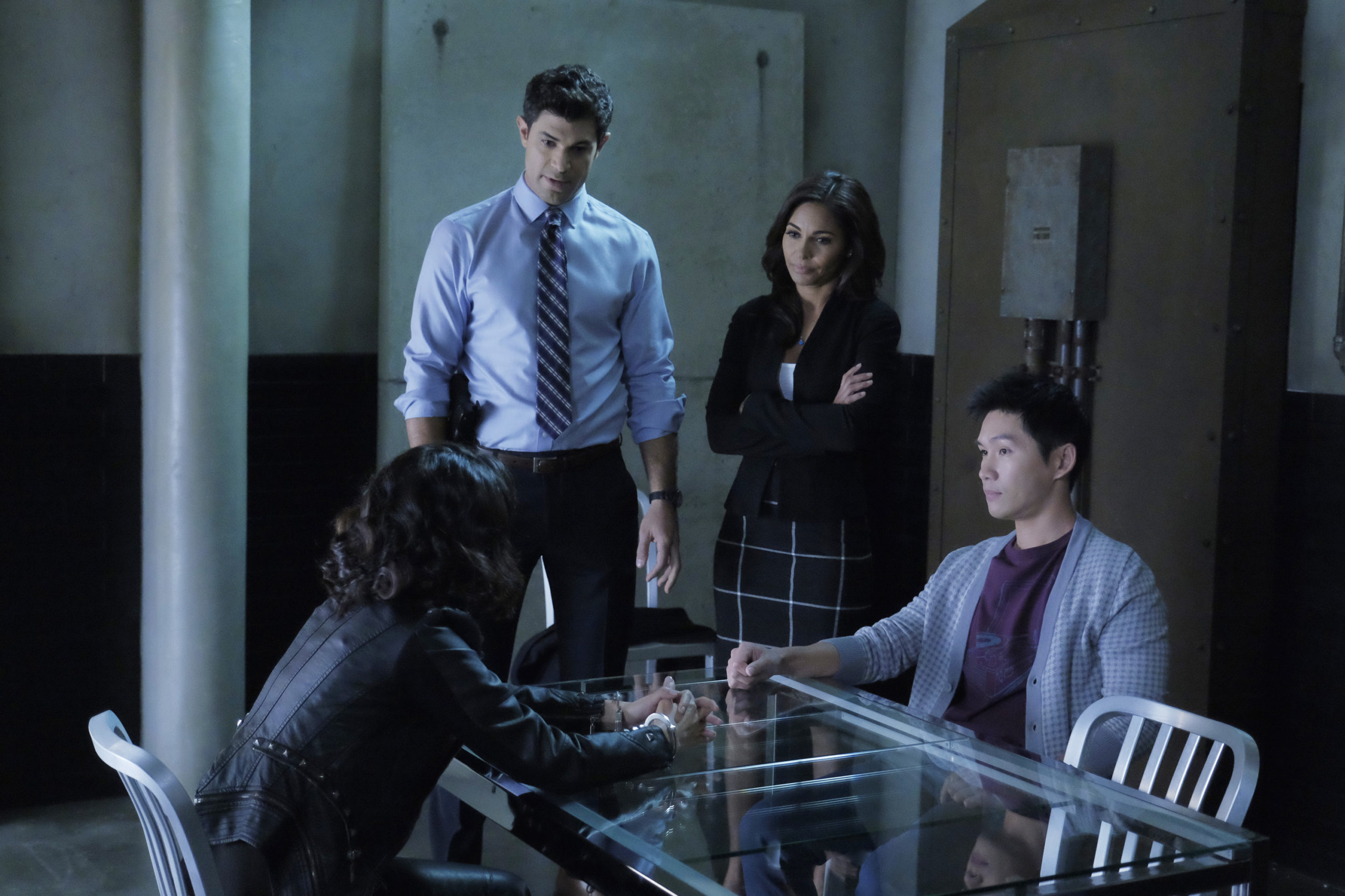 Damon Dayoub, Salli Richardson-Whitfield, Ross Kurt Le in Stitchers