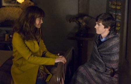 Bates Motel - Olivia Cooke & Freddie Highmore