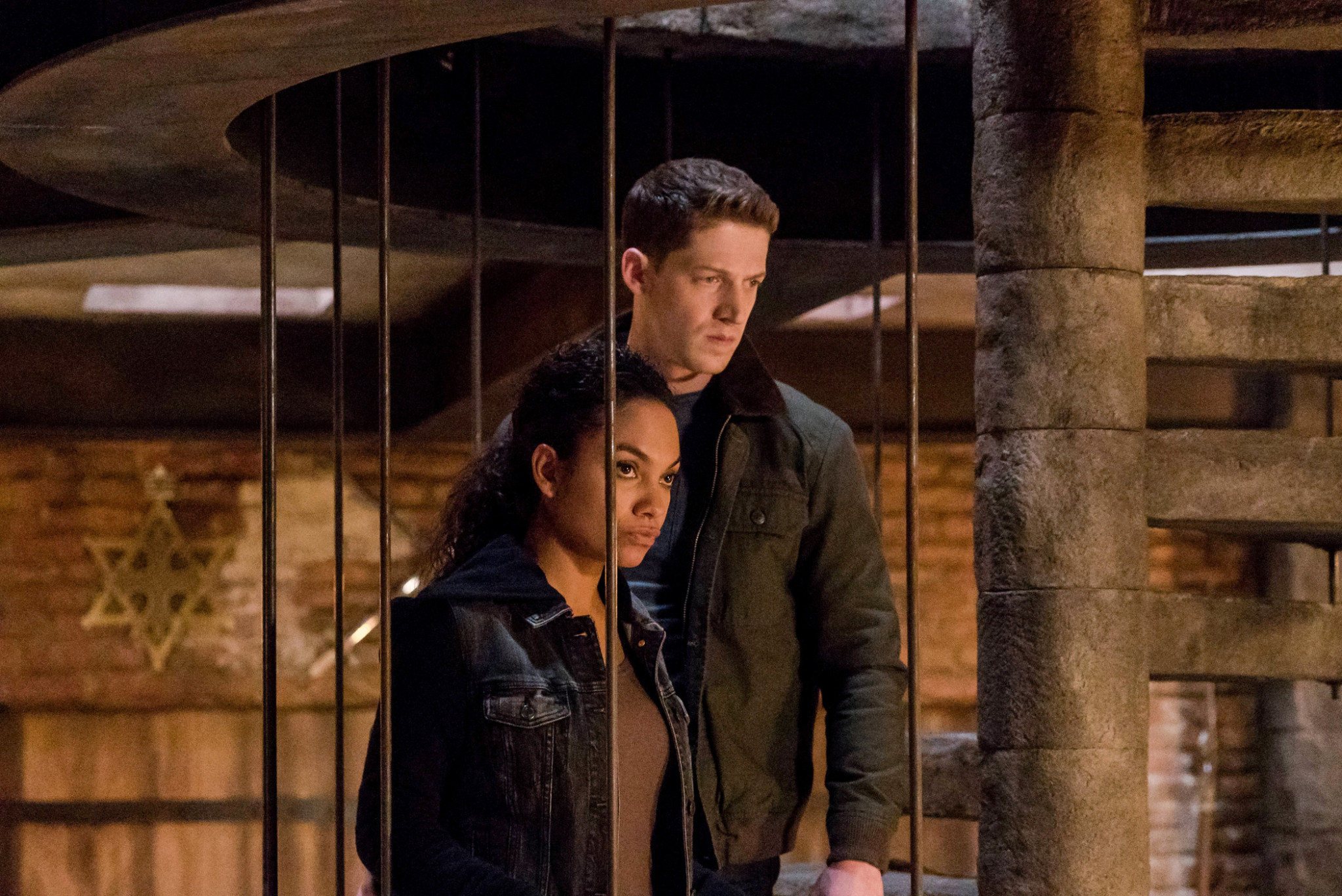 Lyndie Greenwood and Zach Appelman in Sleepy Hollow