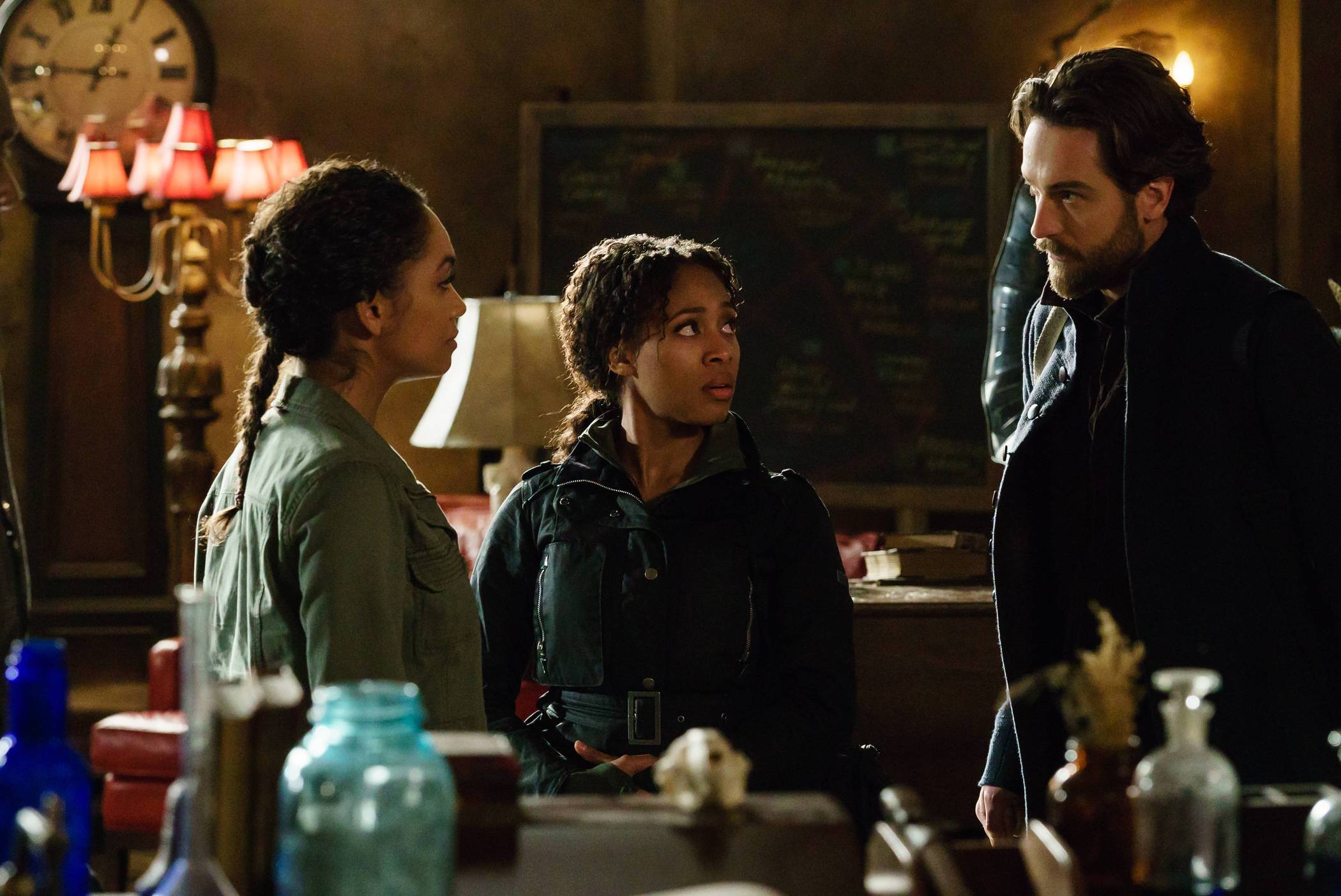 Lyndie Greenwood, Nicole Beharie, and Tom Mison in Sleepy Hollow