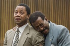 Cuba Gooding, Jr. as O.J. Simpson, Courtney B. Vance as Johnnie Cochran - The People vs OJ Simpson