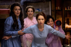 Unbreakable Kimmy Schmidt - Indiana Mole Women - Lauren Adams, Sara Chase, Ellie Kemper, Sol Miranda