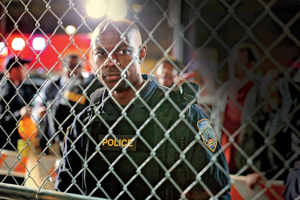 David Gyasi in Containment