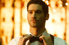 Tom Ellis tying his bow in the 'St. Lucifer' episode of Lucifer