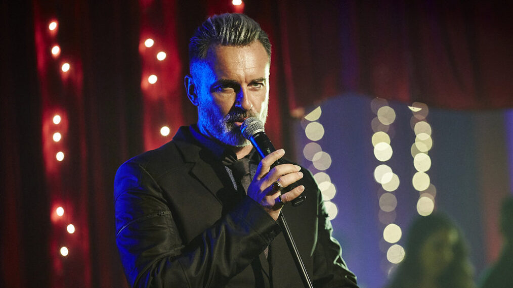 Julian McMahon singing in Hunters