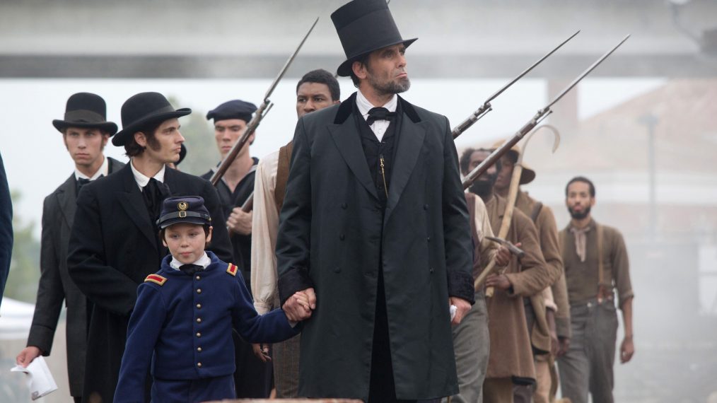 KILLING LINCOLN, center: Billy Campbell (as Abraham Lincoln), (aired February 13, 2013), 2013, ph: K