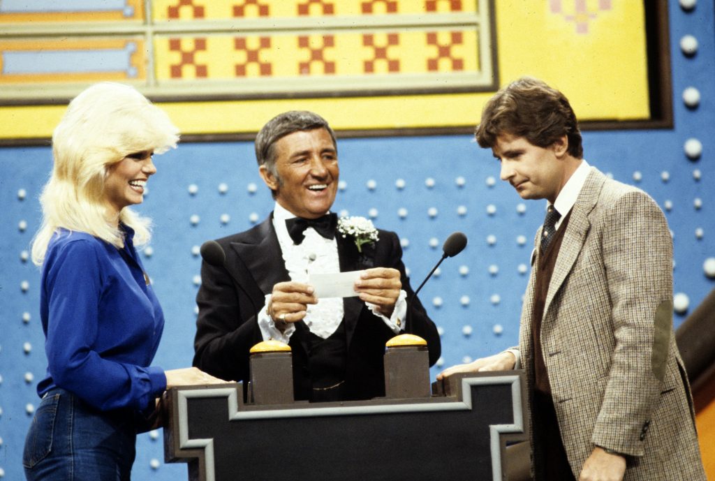 UNITED STATES - NOVEMBER 08: FAMILY FEUD - 11/8/79, Show coverage with casts of ABC's "Soap", "The Love Boat", "Real People" and "WKRP in Cincinnati". Pictured: Loni Anderson ("WKRP in Cincinnati"), host Richard Dawson, Fred Grandy ("The Love Boat"), (Photo by ABC Photo Archives/ABC via Getty Images)