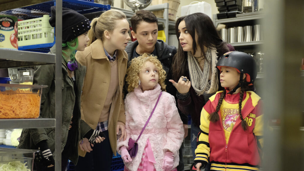 Adventures in Babysitting, 2016 - Nikki Hahn, Sabrina Carpenter, Mallory James Mahoney, Max Gecowets, Sofia Carson, Madison Horcher