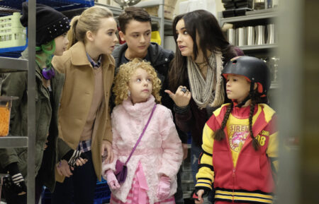 Adventures in Babysitting, 2016 - Nikki Hahn, Sabrina Carpenter, Mallory James Mahoney, Max Gecowets, Sofia Carson, Madison Horcher