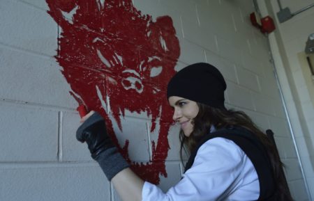 Emily Hampshire in 12 Monkeys - 'Hyena'