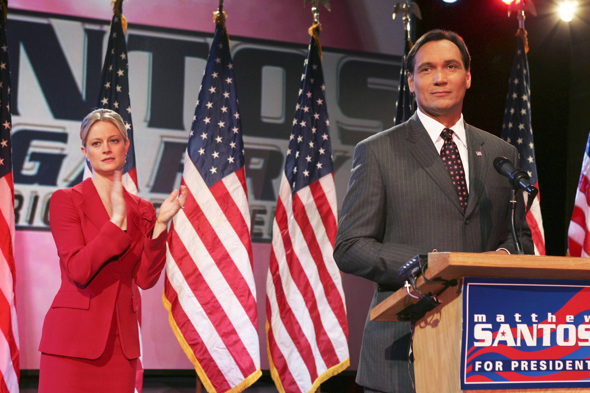 Teri Polo as Helen Santos, Jimmy Smits as Congressman Matthew Santos in The West Wing