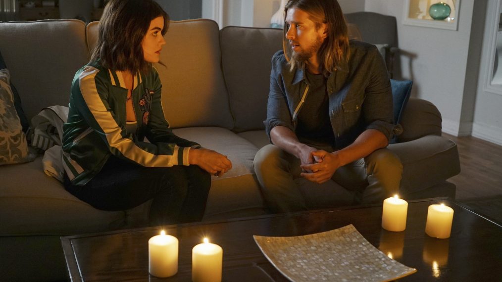 Aria (Lucy Hale) and Jason (Drew Van Acker) in Pretty Little Liars