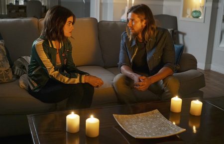 Aria (Lucy Hale) and Jason (Drew Van Acker) in Pretty Little Liars