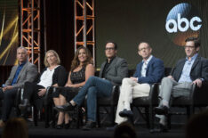 Aaron Kaplan (executive producer), Sarah Dunn (executive producer), Katy Mixon, Diedrich Bader, Rick Wiener (executive producer), Kenny Schwartz (executive producer) - American Housewife panel at the 2016 TCA Summer Press Tour