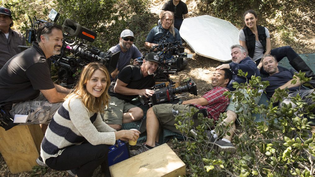 Sasha Alexander behind the scenes with crew in Rizzoli & Isles