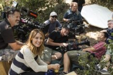 Sasha Alexander behind the scenes with crew in Rizzoli & Isles
