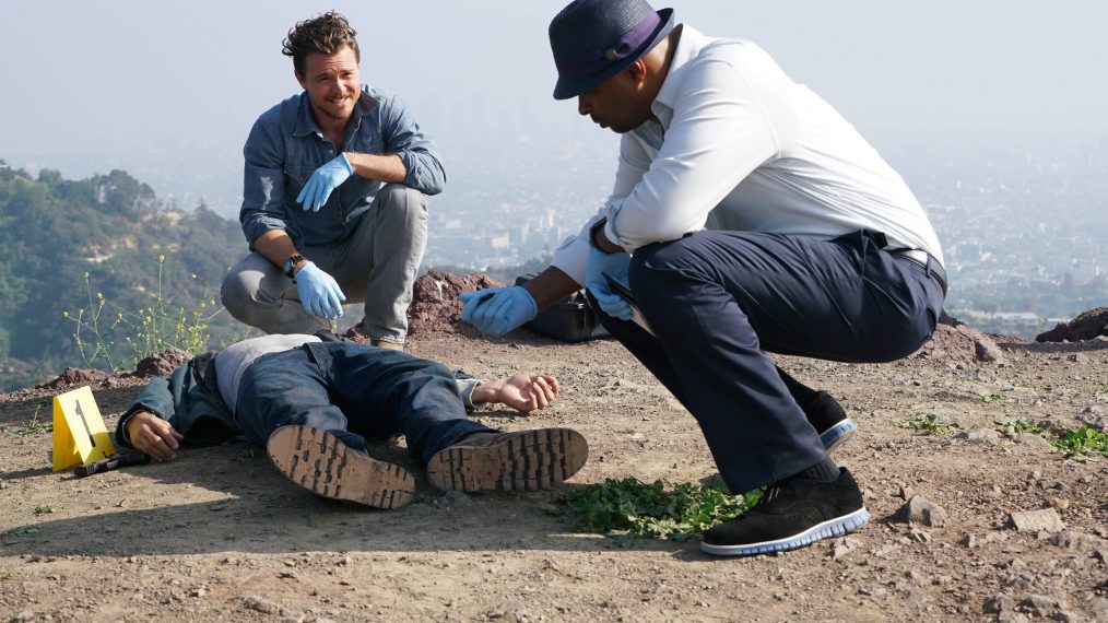 Clayne Crawford and Damon Wayans in Lethal Weapon