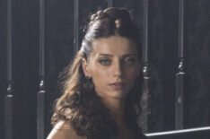 Angela Sarafyan as Clementine Pennyfeather in Westworld