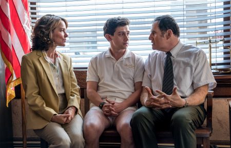 Red Oaks - Jennifer Grey, Craig Roberts, Richard Kind, Red Oaks