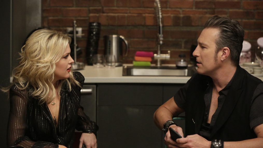 Elaine Hendrix and John Corbett