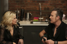 Elaine Hendrix and John Corbett in Sex & Drugs & Rock & Roll