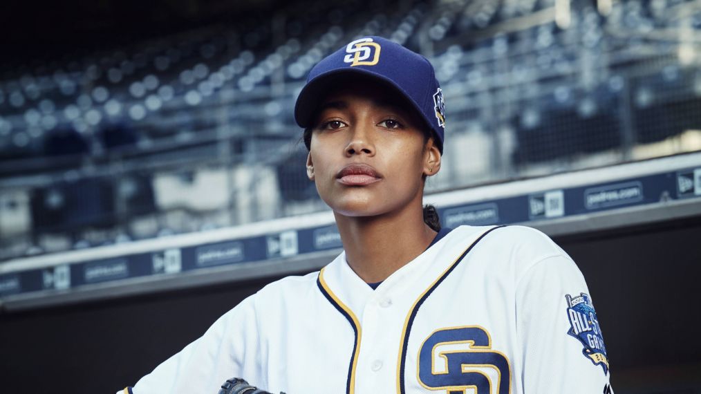 Female baseball player]