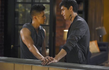 Shadowhunters - Harry Shum Jr, Matthew Daddario