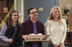 The Big Bang Theory - Amy Farrah Fowler (Mayim Bialik), Leonard Hofstadter (Johnny Galecki), and Penny (Kaley Cuoco) - 'The Cohabitation Experimentation'