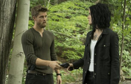 Luke Mitchell as Roman, Jaimie Alexander as Jane Doe in Blindspot - Season 2