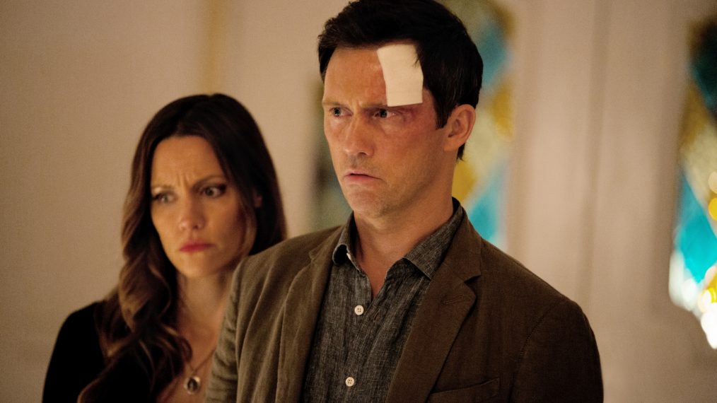 KaDee Strickland as Linda Haverford, Jeffrey Donovan as Charlie Haverford in Shut Eye