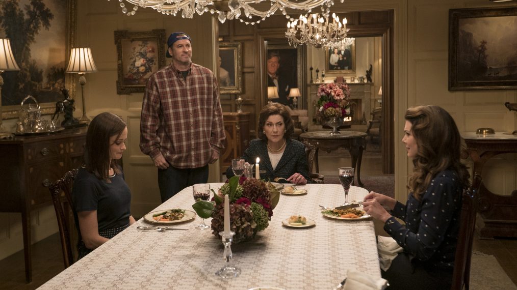 Bledel, Patterson, Bishop and Graham at a Gilmore family dinner