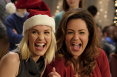 American Housewife - Leslie Bibb and Katy Mixon