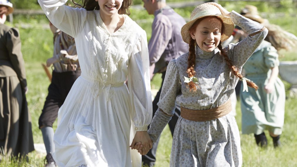 Anne of Green Gables - Julia Lalonde as Diana Barry and Ella Ballentine as Anne Shirley