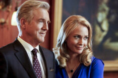 Jamey Sheridan as Robert Queen and Susanna Thompson as Moira Queen in Arrow - 'Invasion!'