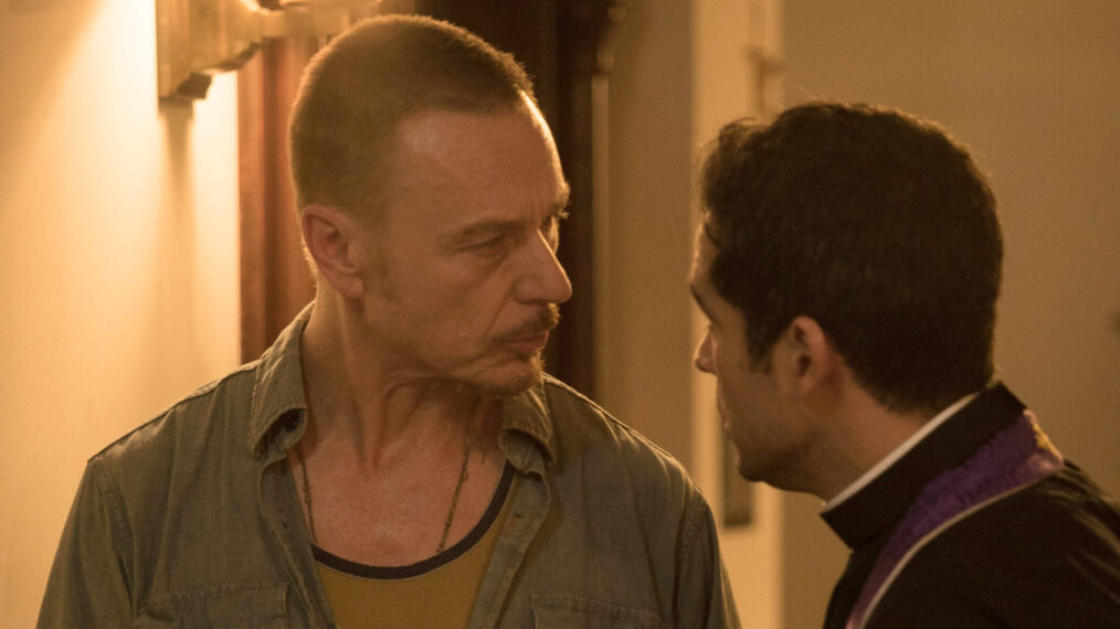 The Exorcist - Ben Daniels and Alfonso Herrera in the 'Father of Lies' episode