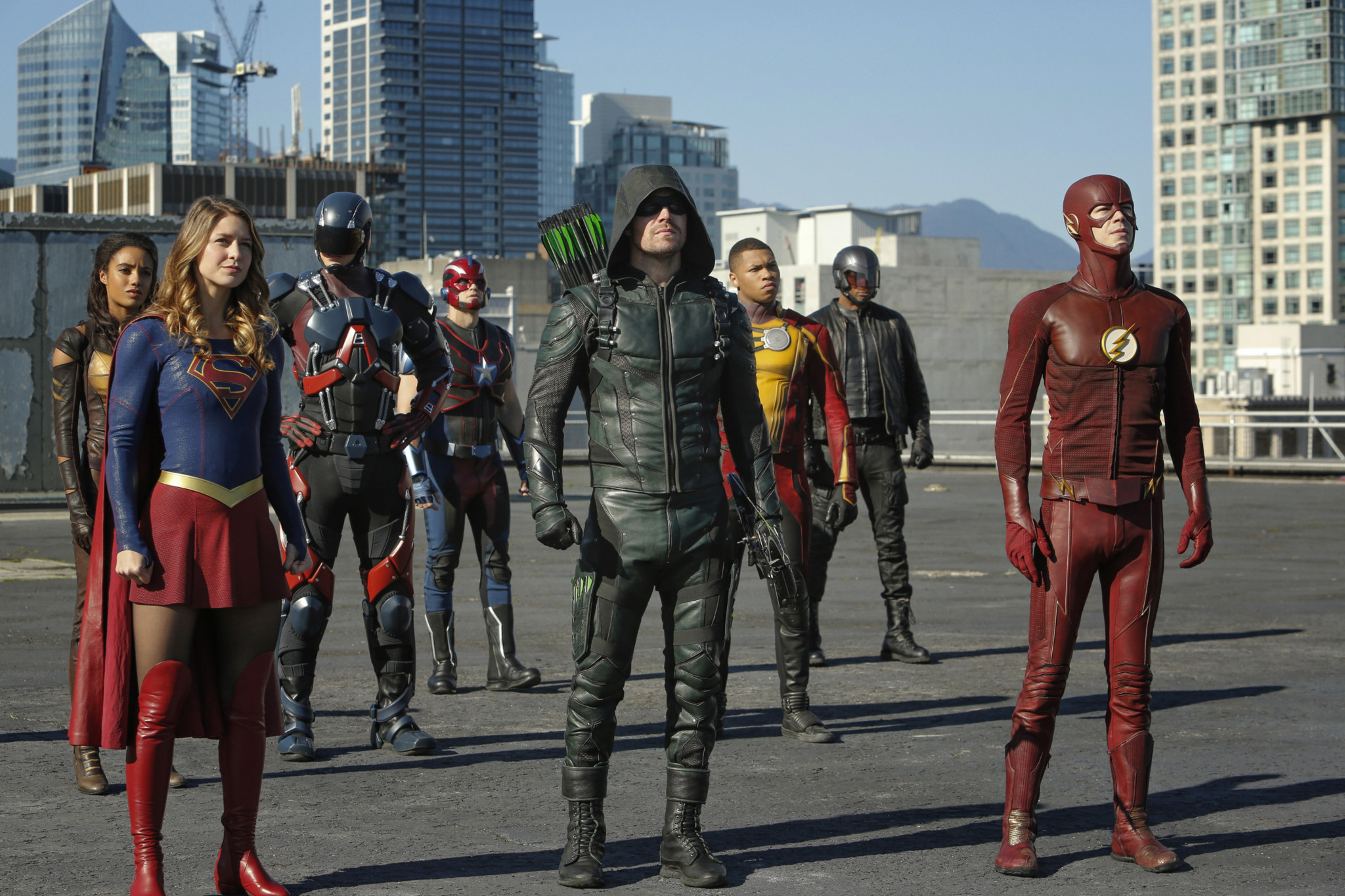 DC's Legends of Tomorrow --"Invasion!"-- Image LGN207a_0021.jpg -- Pictured (L-R): Maisie Richardson- Sellers as Amaya Jiwe/Vixen, Melissa Benoist as Kara/Supergirl, Brandon Routh as Ray Palmer/Atom, Nick Zano as Nate Heywood/Steel, Stephen Amell as Green Arrow, Franz Drameh as Jefferson "Jax" Jackson, David Ramsey as John Diggle and Grant Gustin as The Flash -- Photo: Bettina Strauss/The CW -- © 2016 The CW Network, LLC. All Rights Reserved.