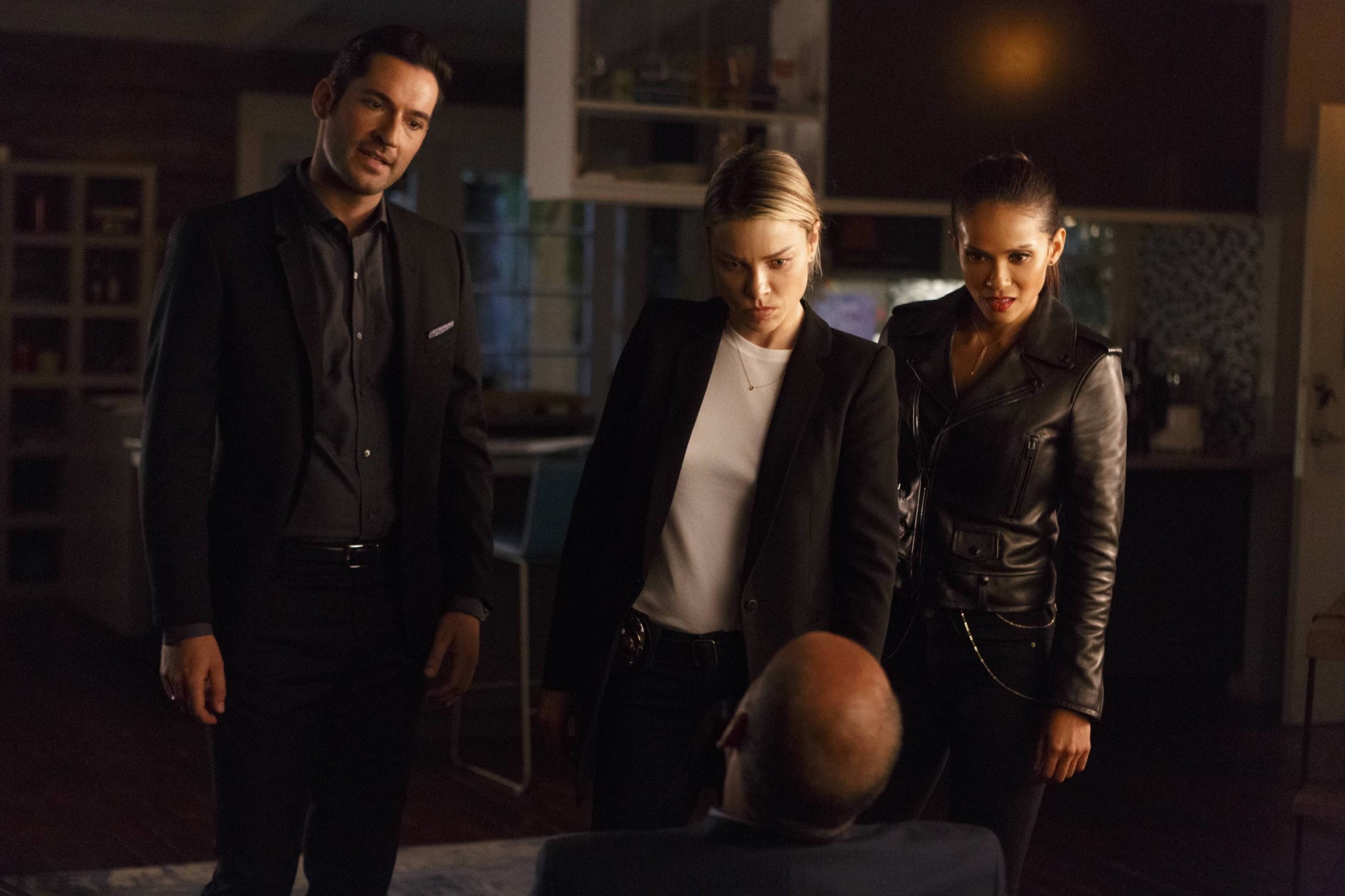 LUCIFER: L-R: Tom Ellis, Lauren German and Lesley-Ann Brandt in the ÒMy Little MonkeyÓ episode of LUCIFER airing Monday, Nov. 7 (9:01-10:00 PM ET/PT) on FOX. ©2016 Fox Broadcasting Co. Cr: Michael Courtney/FOX.