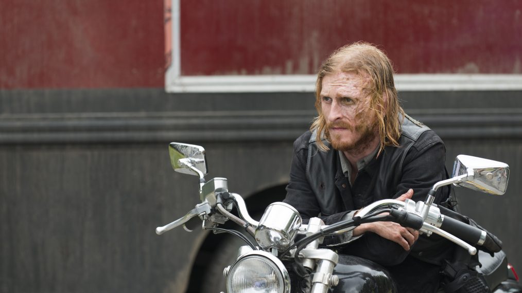 Austin Amelio as Dwight in The Walking Dead - Season 7, Episode 3