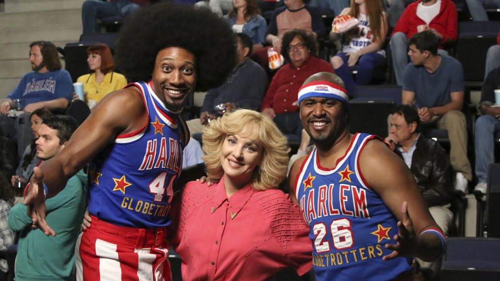 Alex ‘Moose’ Weekes, Wendi McLendon-Covey, Scooter Christensen in The Goldbergs - 'Globetrotters'