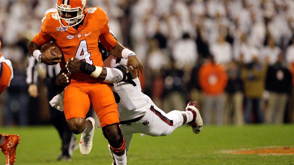 CLEMSON, SC - NOVEMBER 26: Deshaun Watson #4 of the Clemson Tigers rushes the ball during the game against the South Carolina Gamecocks at Memorial Stadium on November 26, 2016 in Clemson, South Carolina. (Photo by Tyler Smith/Getty Images)