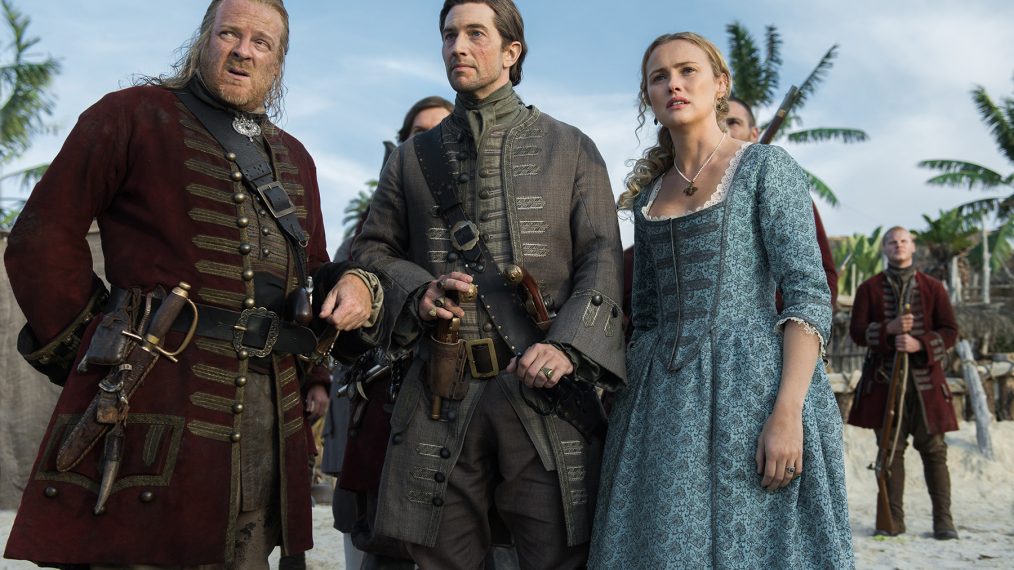 Chris Larkin, Luke Roberts, and Hannah New in Black Sails