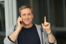 Alan Tudyk as Wray Nerely in 'Con Man' - Season 2