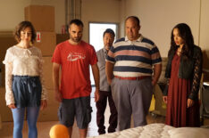 The Last Man on Earth - Kristen Schaal, Will Forte, guest star Kenneth Choi, Mel Rodriguez and Cleopatra Coleman - 'Whitney Houston, We Have a Problem'